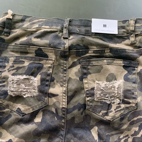 AMERICAN BAZI OLIVE GREEN BROWN CAMPO PRINT DOUBLE SIDED DISTRESSED SHORTS - Picture 10 of 13